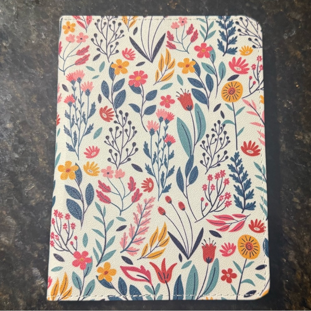 Floral Patterned Kindle Case